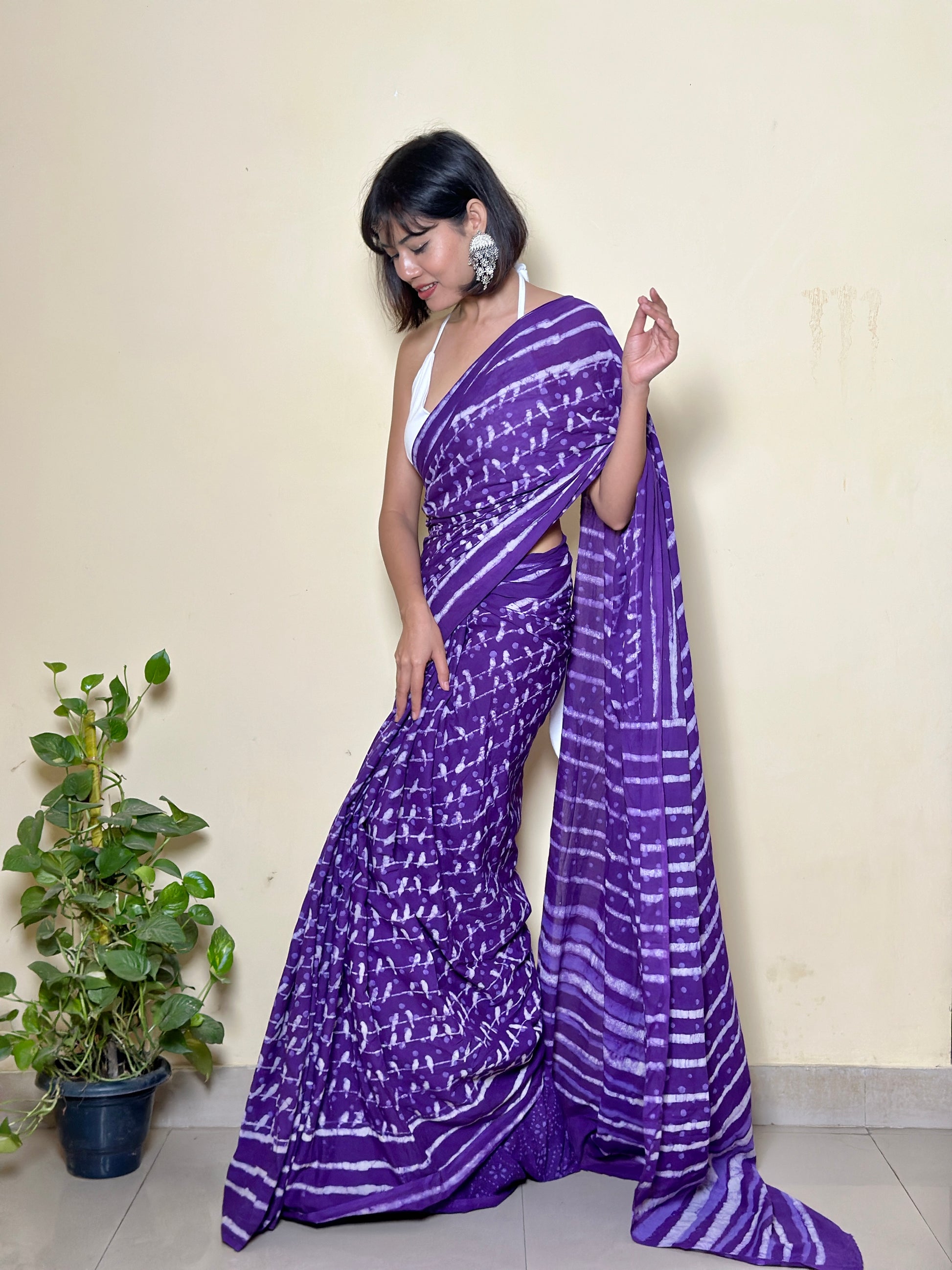 Sonchoraiya Violet - Cotton Mulmul - Handblock Dabu Saree